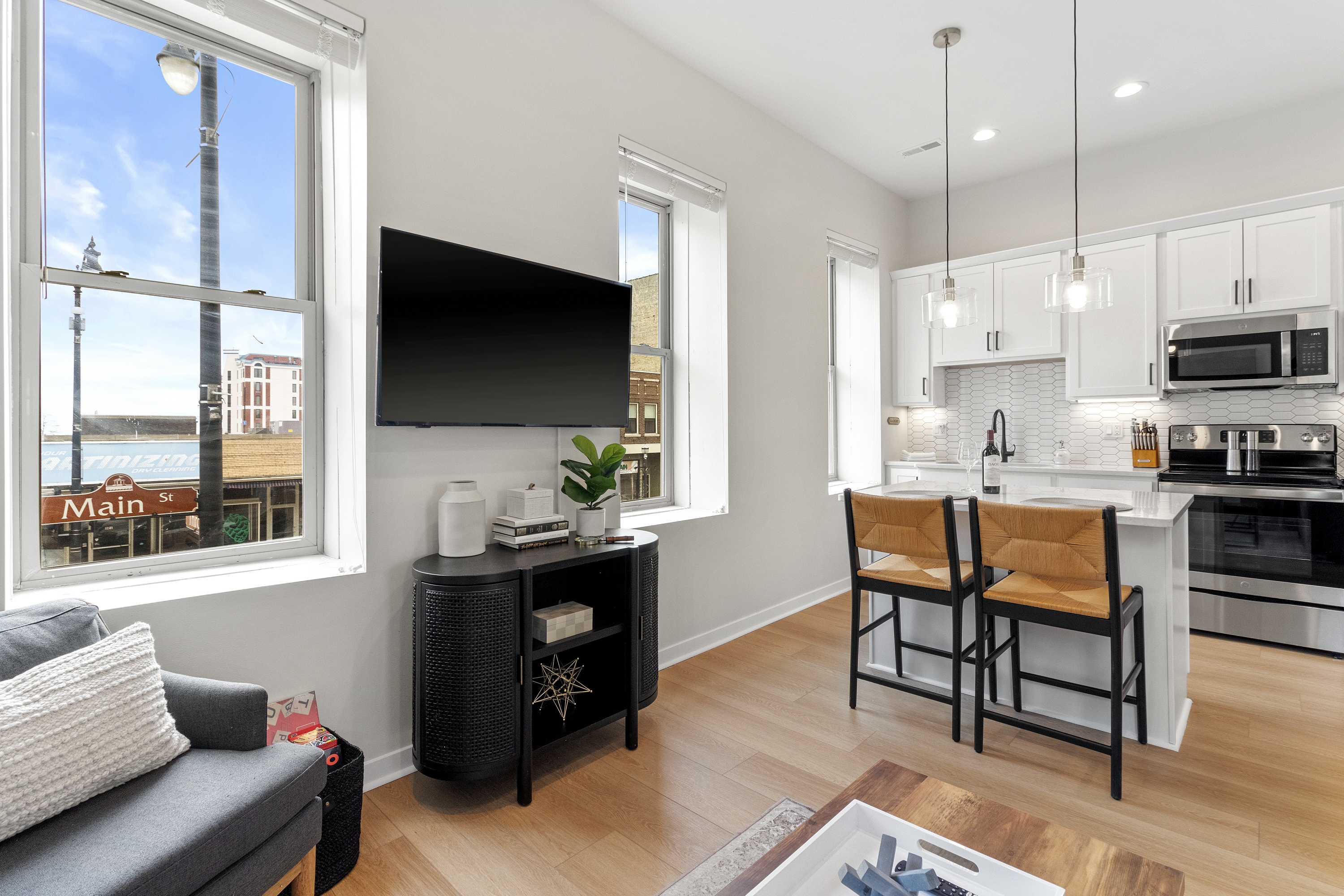 300 Main Street - 2A